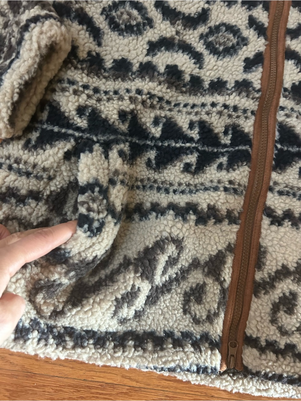 Cozy Patterned Sherpa Jacket in Brown & Cream - Picture 5 of 9